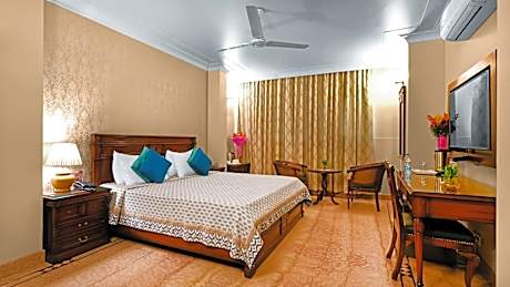 Superior Double Room with Free Airport Pickup