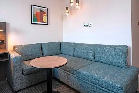 Standard Queen Room with Sofa Bed - Non-Smoking