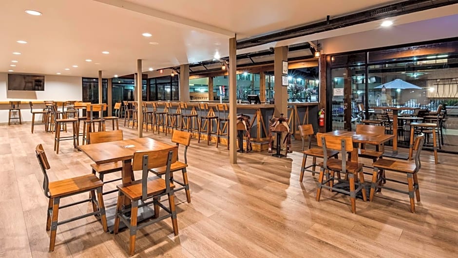 Best Western Plus Saddleback Inn and Conference Center