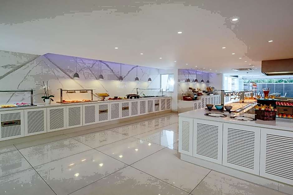 Seasons Hotel (Adults Only)