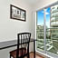 1BD+Den condo, with free parking in Downtown!