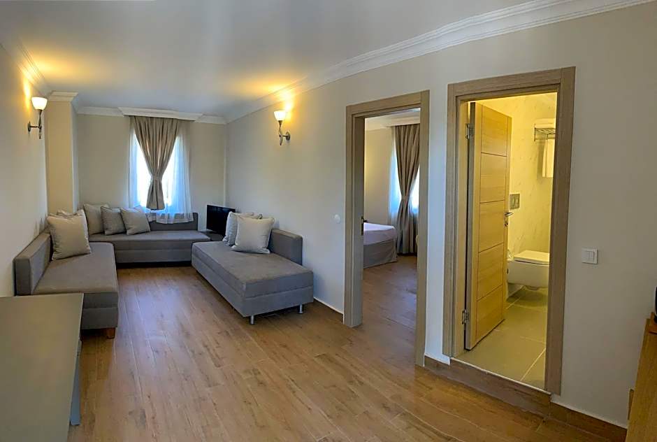 Moonshine Hotel & Suites