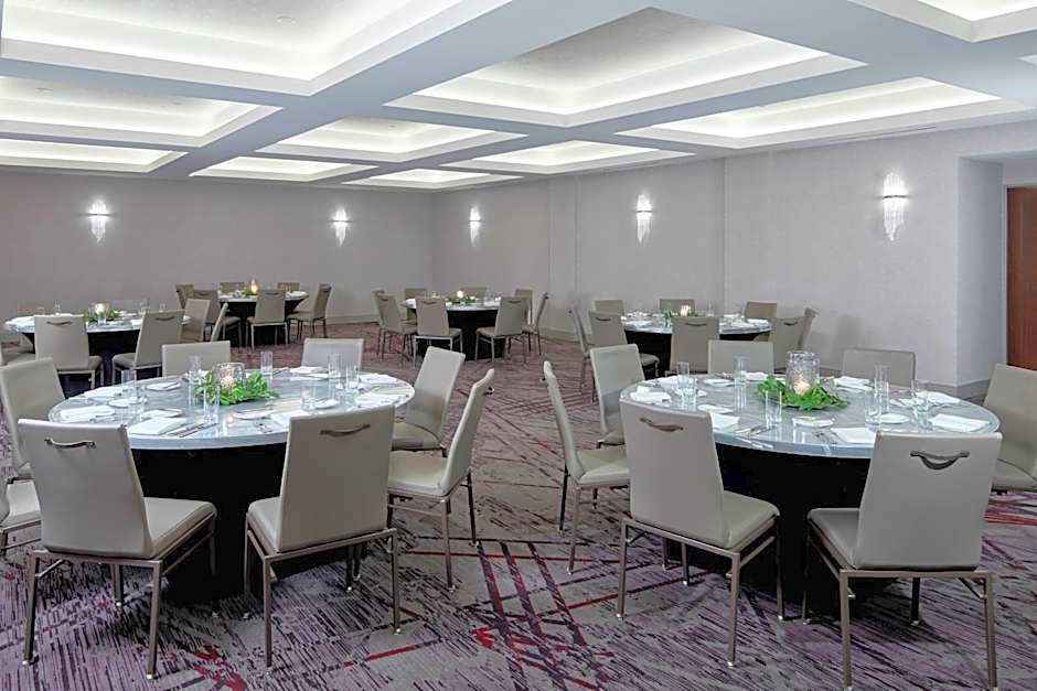 The Del Monte Lodge Renaissance Rochester Hotel & Spa
