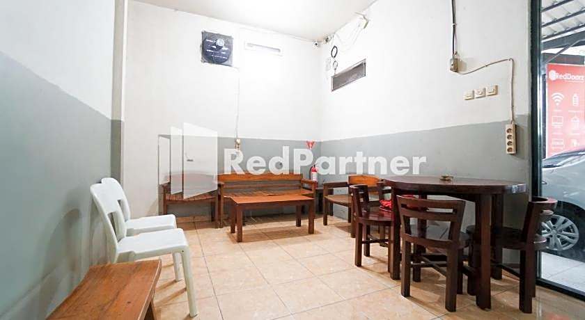 Bright Residence near ITC Mangga Dua Mitra RedDoorz