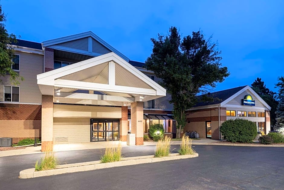 Days Inn & Suites by Wyndham Madison