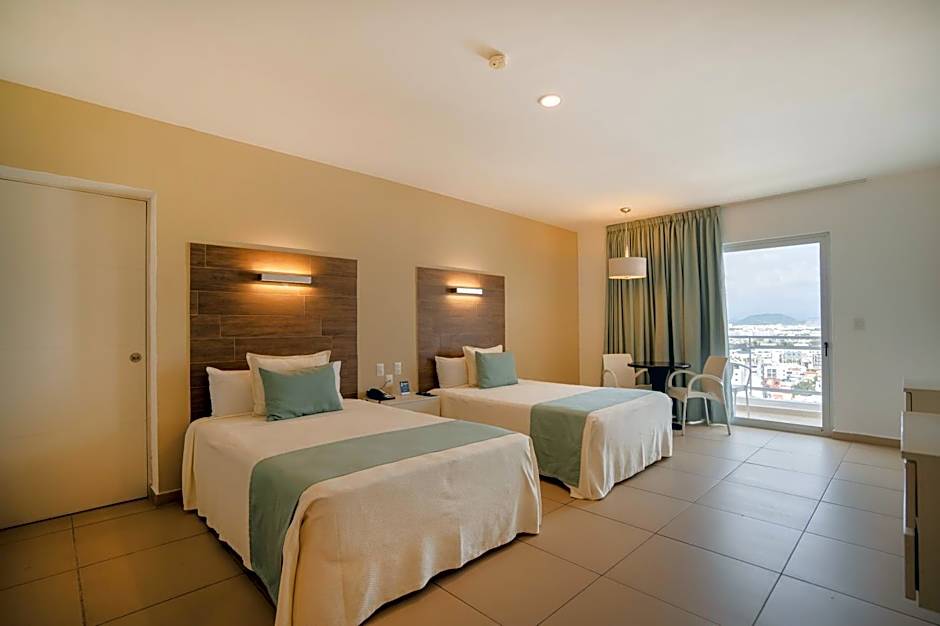 Photo 1 of 9 of Studio, Sea View
