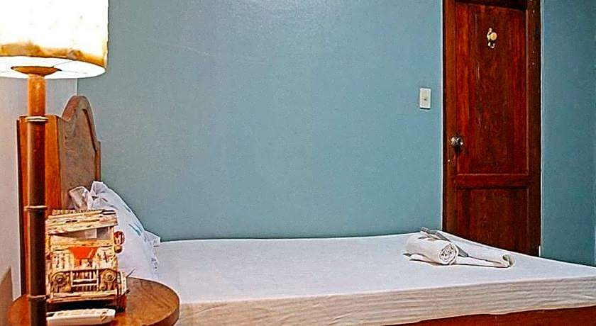 RedDoorz Hostel @ Deomar Hometel and Farm Cafe Vigan Ilocos 