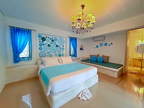 Deluxe three room