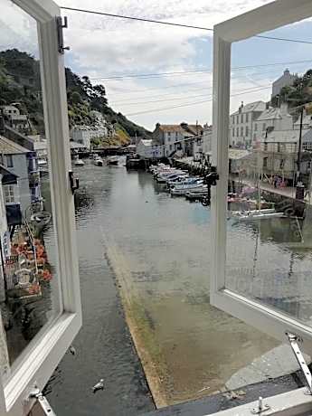 Standard Twin Room with Sea View