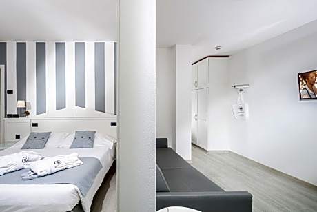 Suite with Sea View
