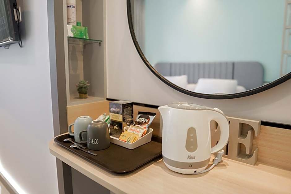 EMKA Lodge studio room the vertu apartemen ciputra world surabaya