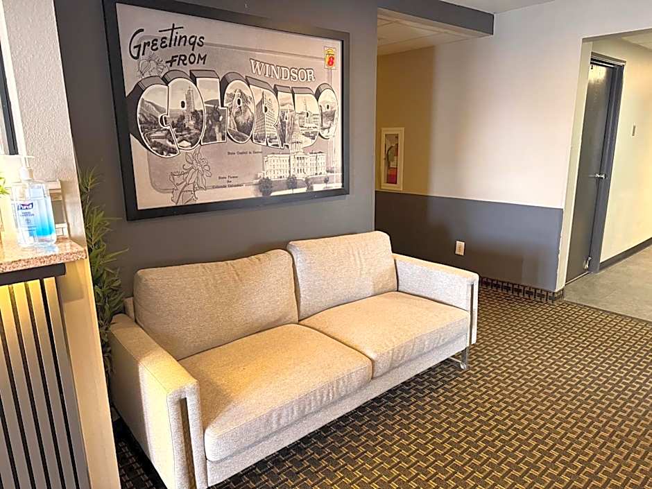 Super 8 by Wyndham Windsor