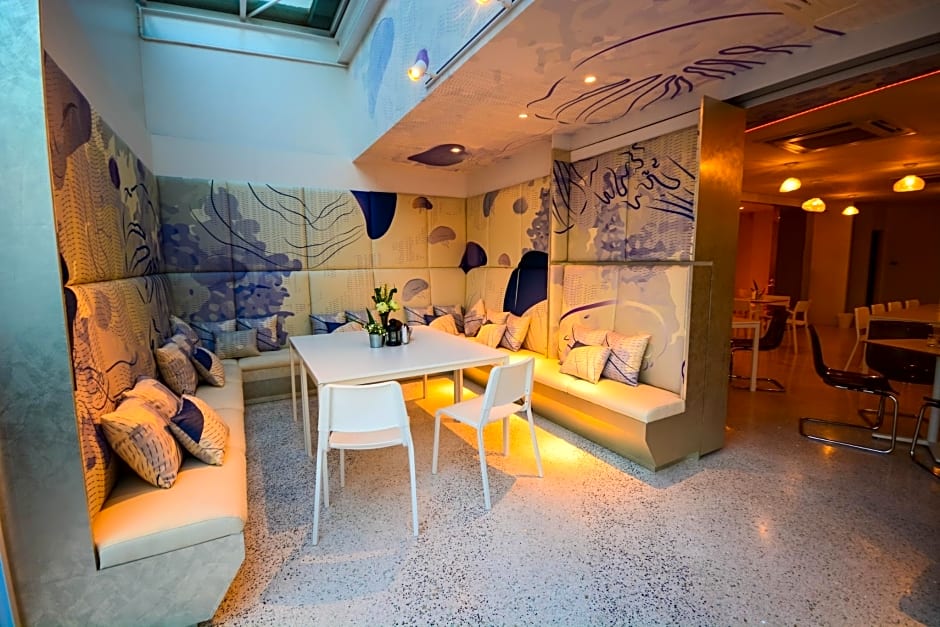 Comet Hotel Surat Thani