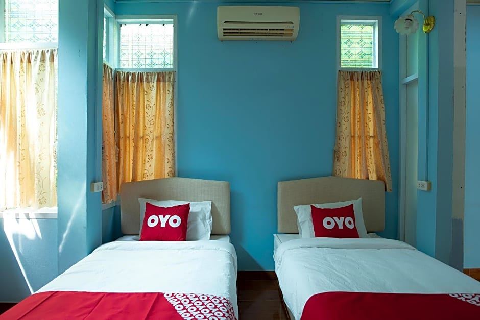 OYO 402 Raknatee Resort