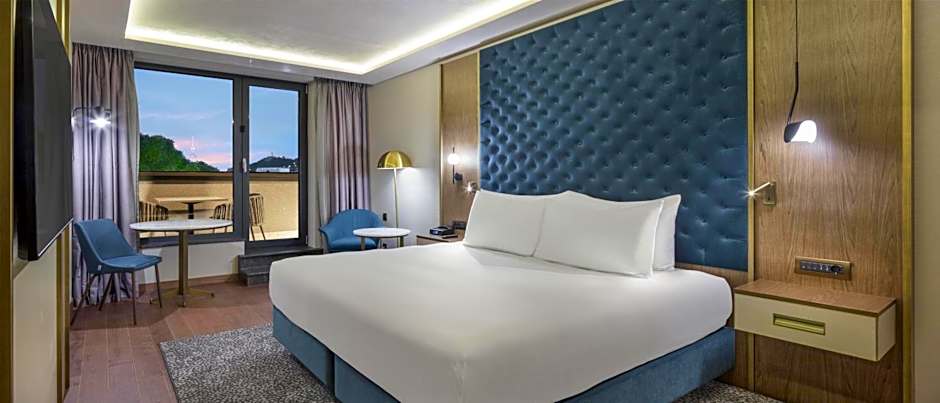 DoubleTree by Hilton Plovdiv Center
