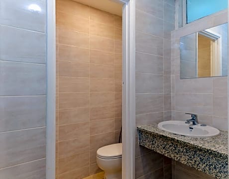 Comfort Triple Room with Shower