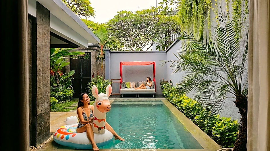 Seminyak Icon - by Karaniya Experience