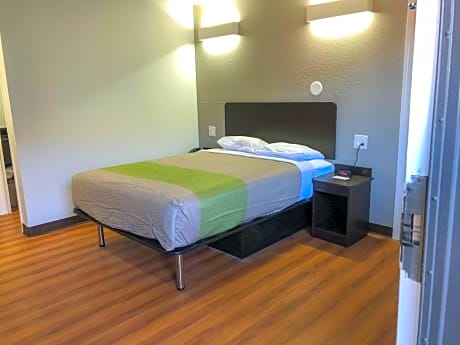 Deluxe Queen Room with Two Queen Beds - Non-Smoking