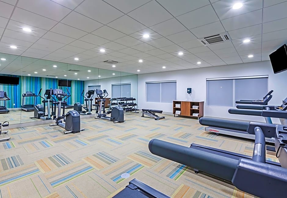 Holiday Inn Express and Suites Tulsa West / Sand Springs By IHG