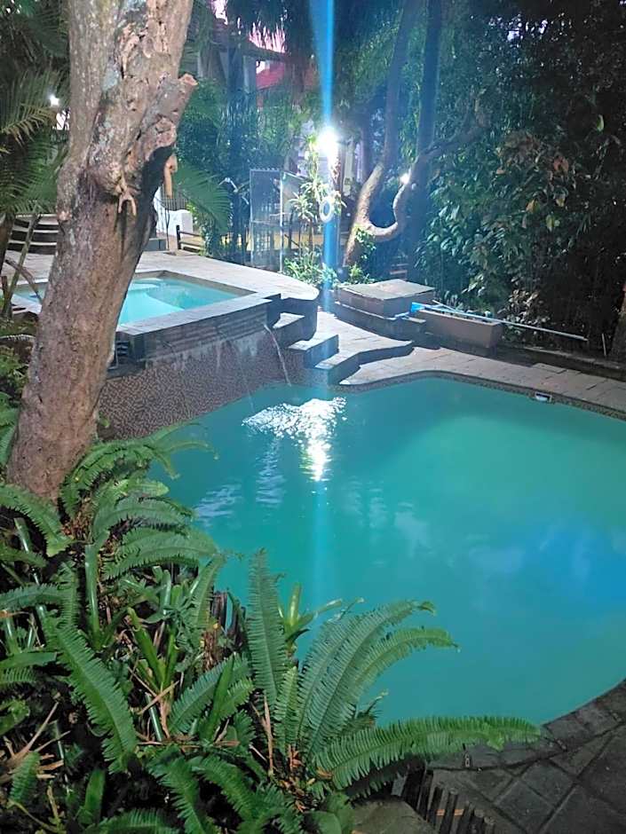 Laletsa Lodge