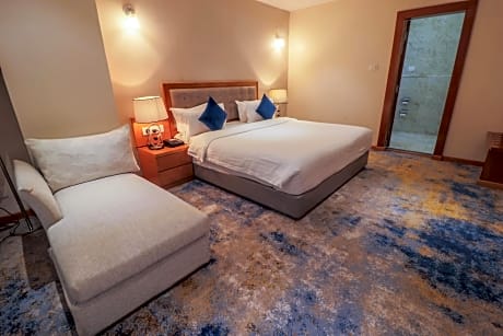 Executive Suite – Commercial View