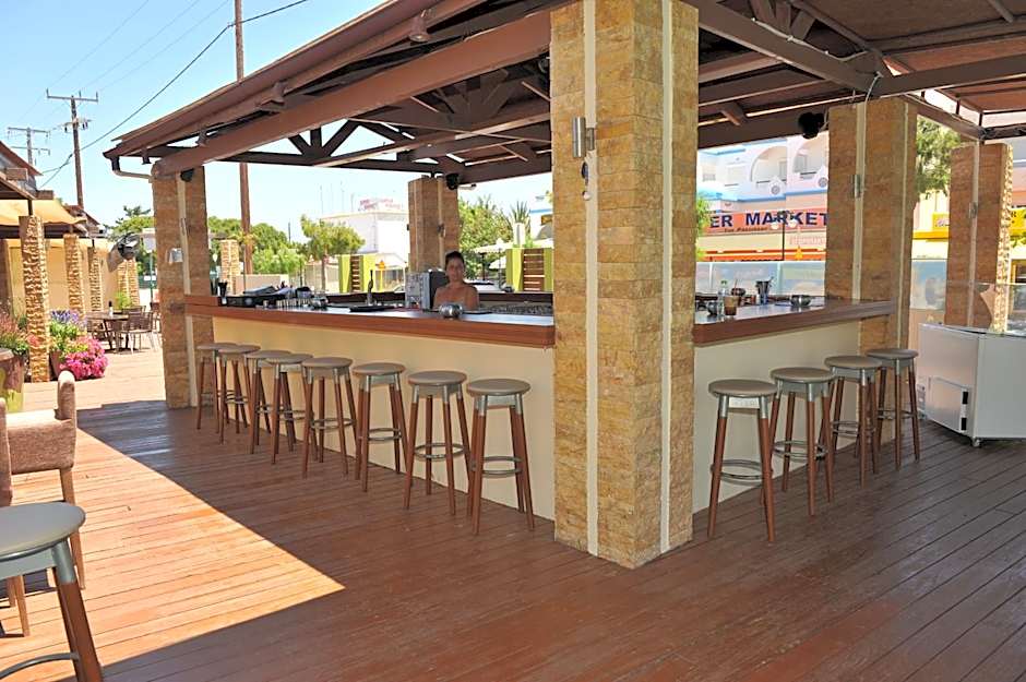 Heleni Beach Hotel