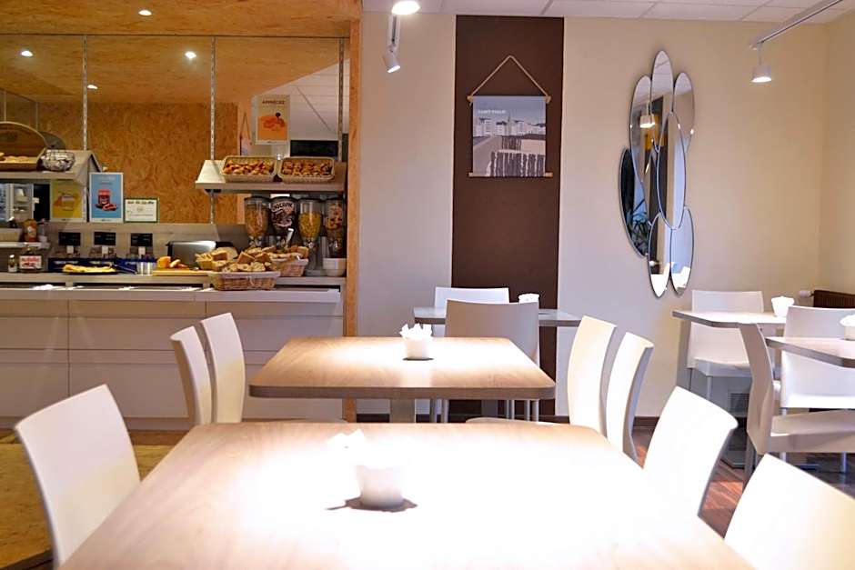 Brit Hotel Le Surcouf