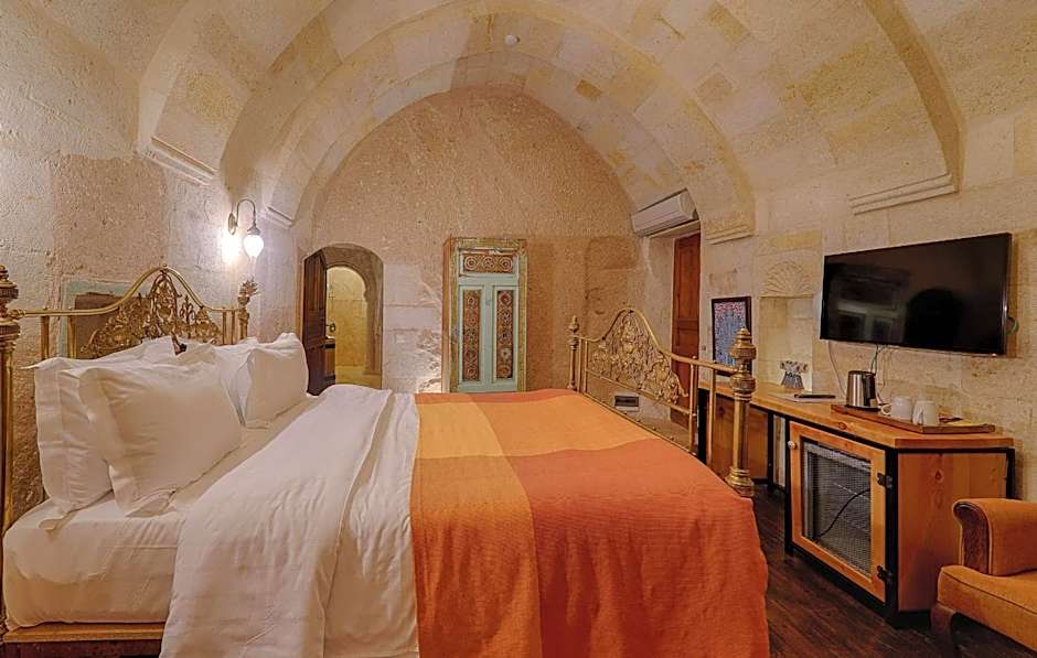 Taru Cave Suites