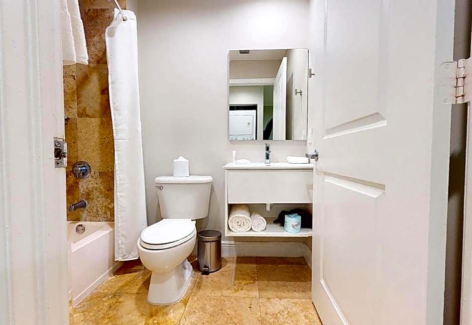 Nuvo Suites Miami Airport West/Doral