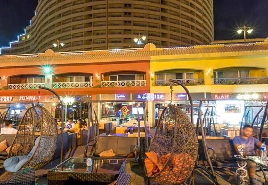 Amazing sea view Penthouse Apartment in Pyramids Porto El-Sokhna