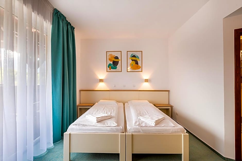 Complex Pastravaria Albota