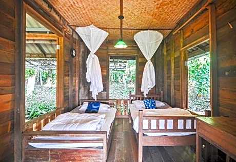 Standard Twin Room with Garden View