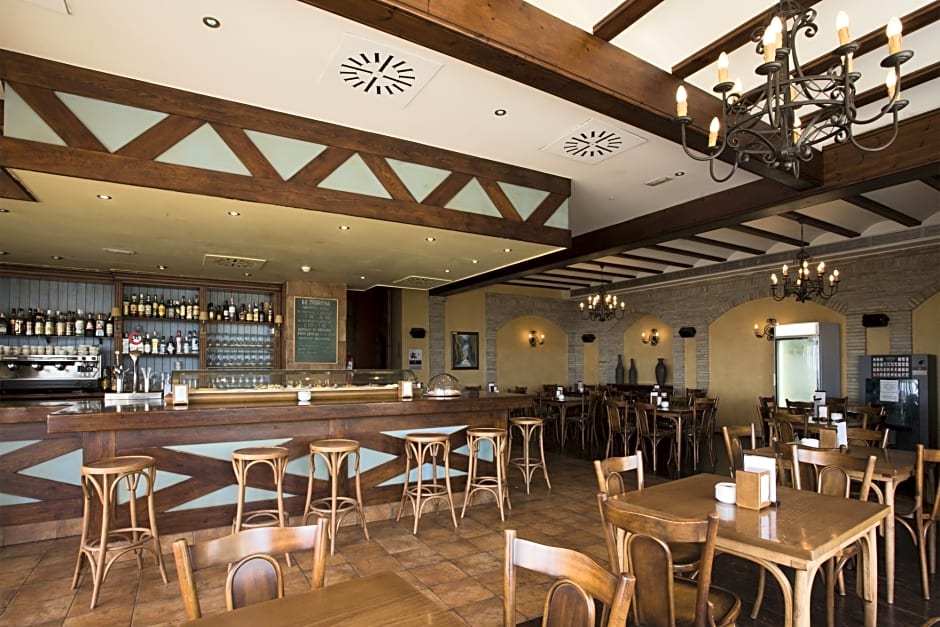 Hotel Puerto Juan Montiel & Spa & Base Náutica