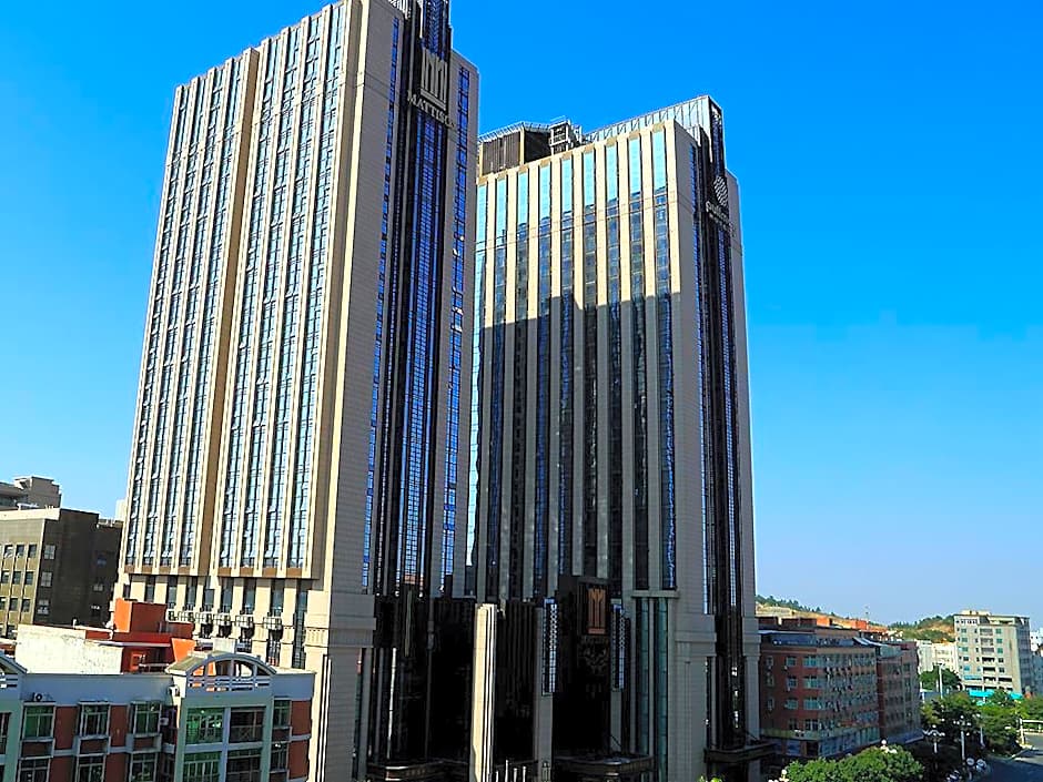 Pullman Shishi Mattison