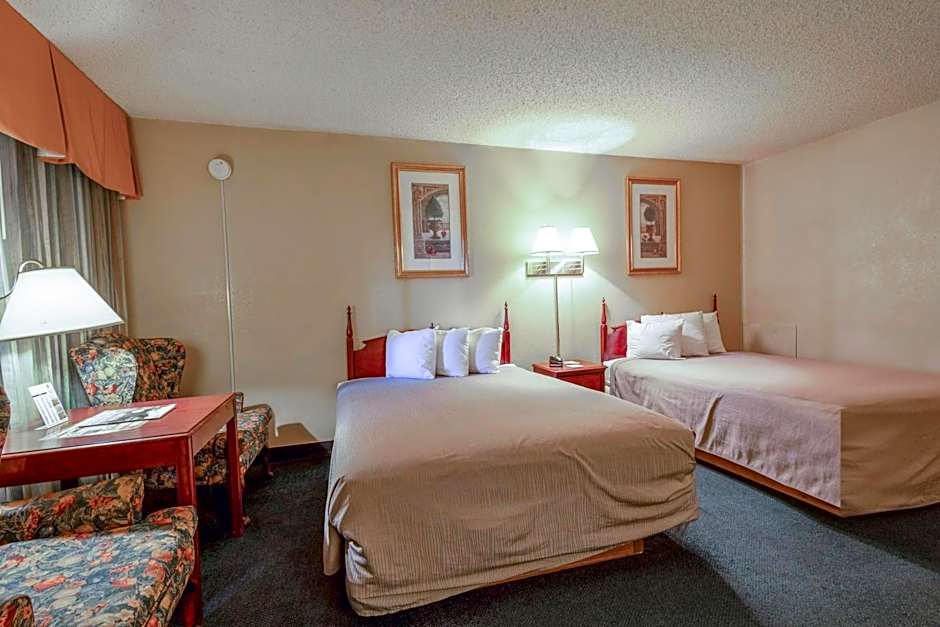 Royal Holiday Motel By Belvilla Gallup I-40
