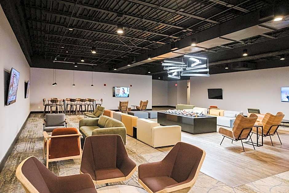 Crowne Plaza Suites MSP Airport - Mall of America By IHG