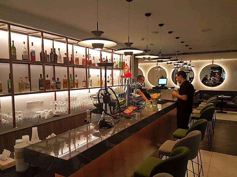 Anthea Hotel Apartments