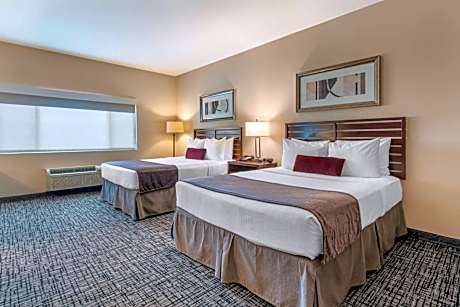 Queen Room with Two Queen Beds - City View
