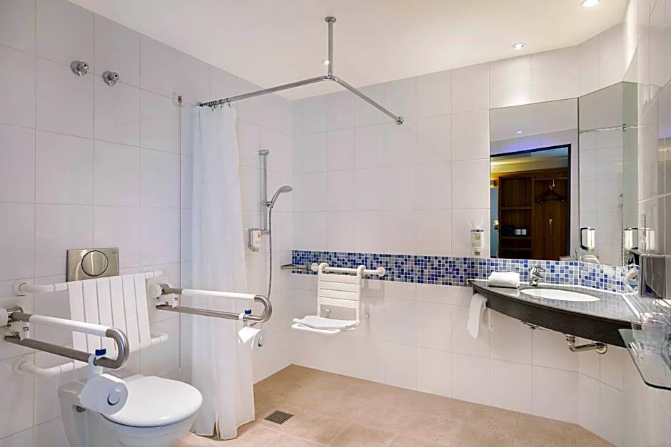 Holiday Inn Express Bremen Airport By IHG