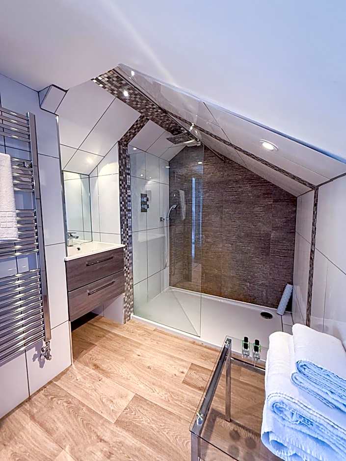 The Crescent Turner Hotel