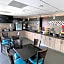 Days Inn & Suites by Wyndham Sam Houston Tollway