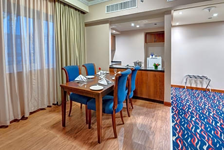 Deluxe Two Bedroom Suite - Complimentary Transfer to Bluewater Island and JBR