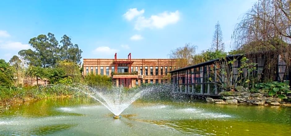 Yi Su Li Courtyard in the City