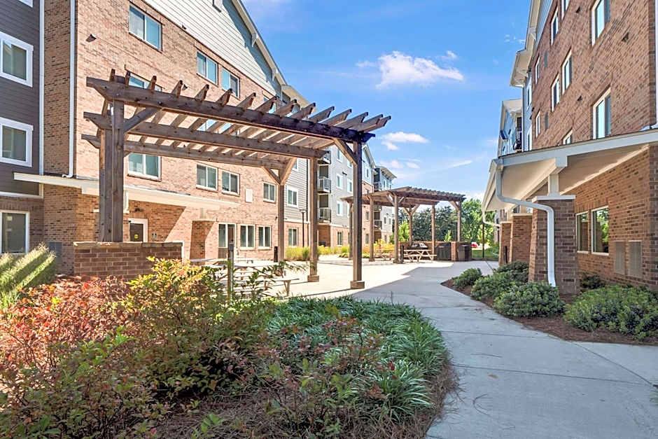 WaterWalk Extended Stay by Wyndham Charlotte - Arrowood