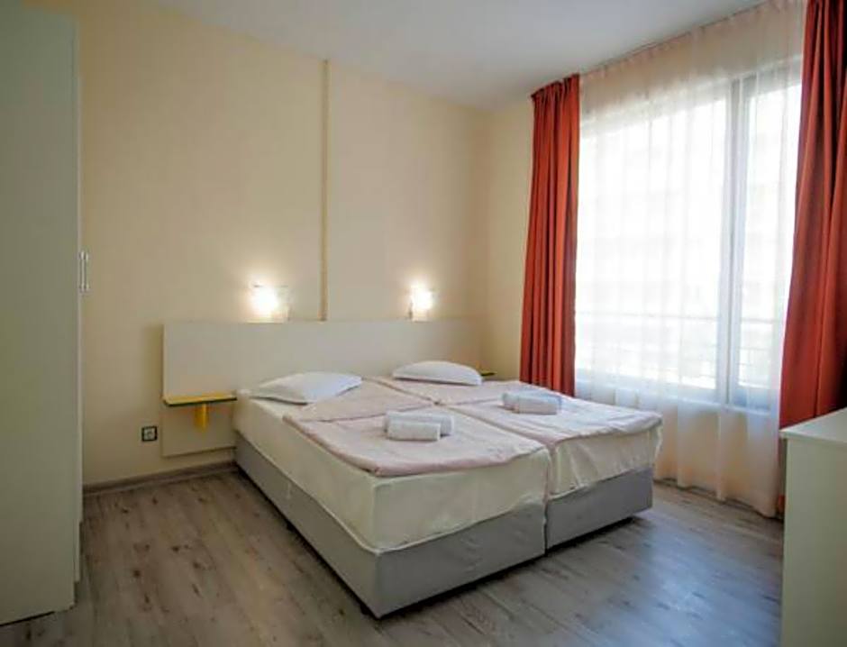 Mariner's Hotel - Self Catering - Adults Only