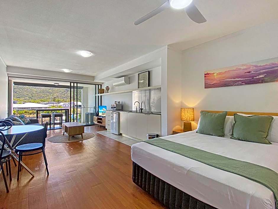 Blue on Blue Superior Studio Room 1221