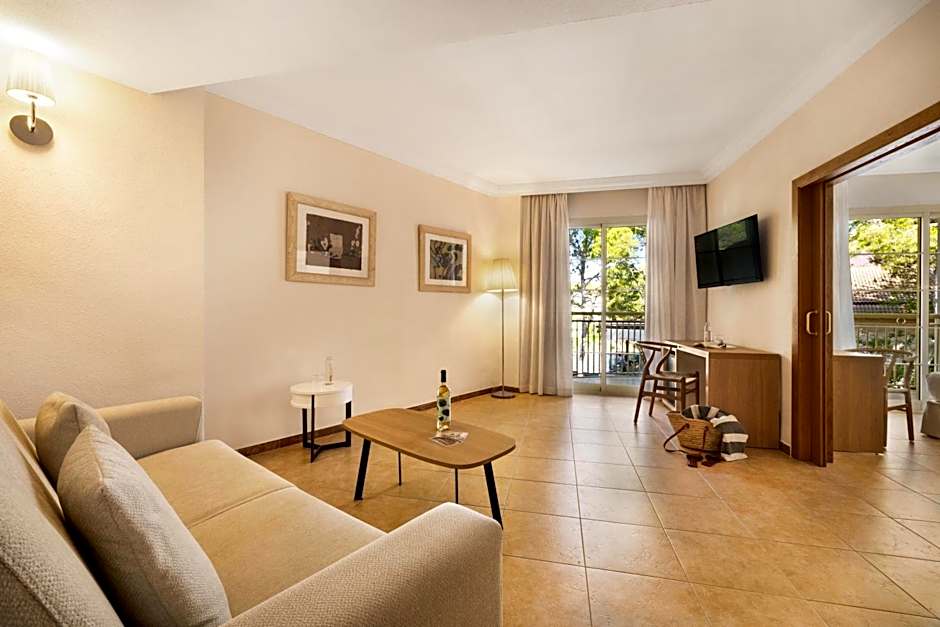 VIVA Suites & Spa Adults Only 16+