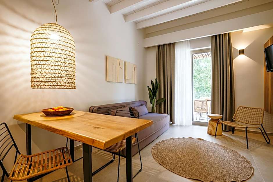 Funtukaki by the Pool