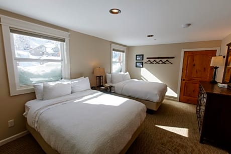 Superior Queen Room with Two Queen Beds