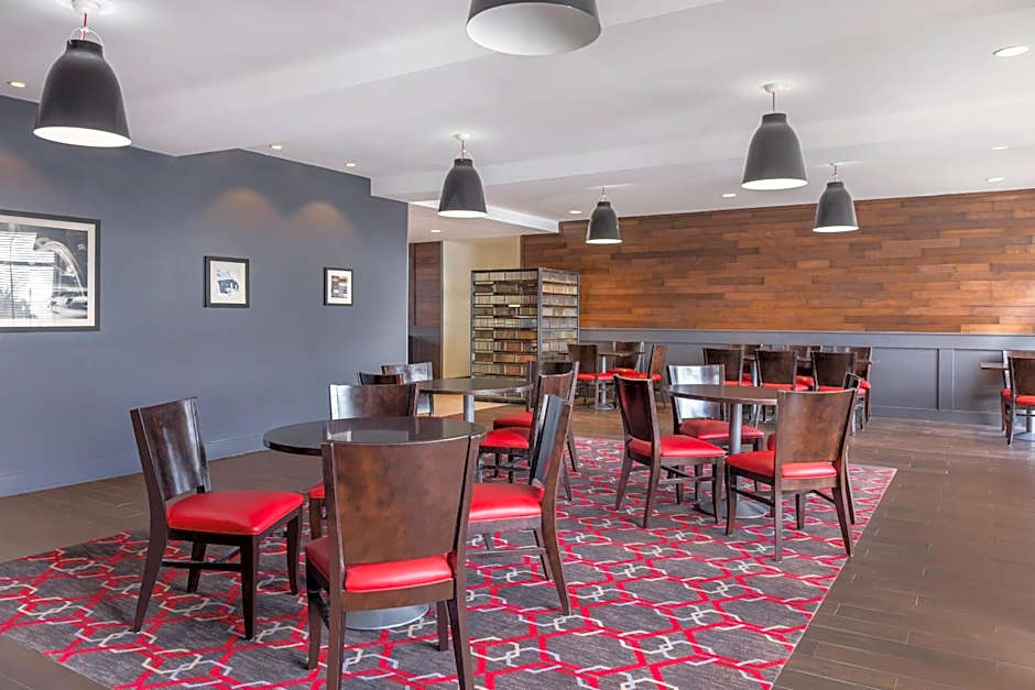 Radisson Hotel Detroit Metro Airport